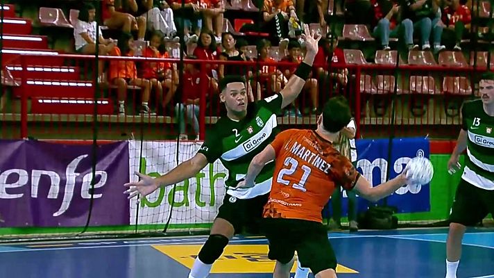 Balonmano - Supercopa Ibérica Masculina. 1ª semifinal: Bathco BM Torrelavega - Sporting CP