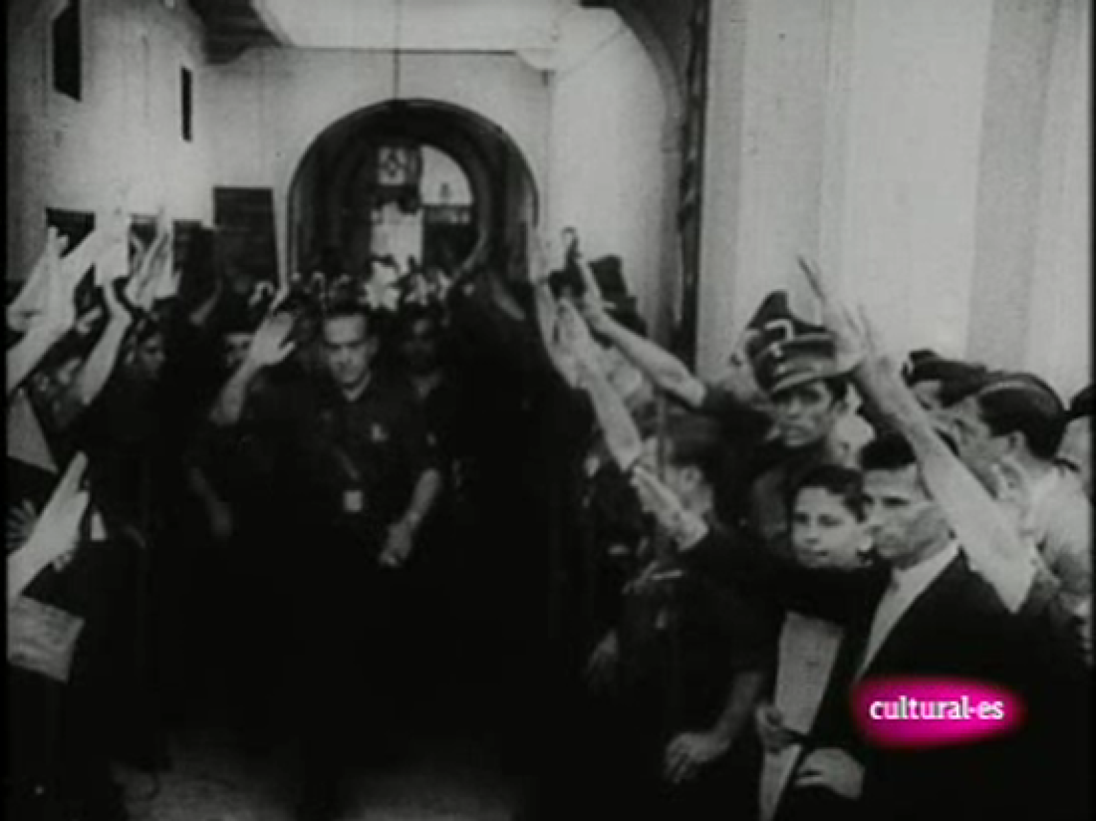 La guerra filmada - 1: "España, 1936",  "El entierro de Durrutí" y las Cortes republicanas.