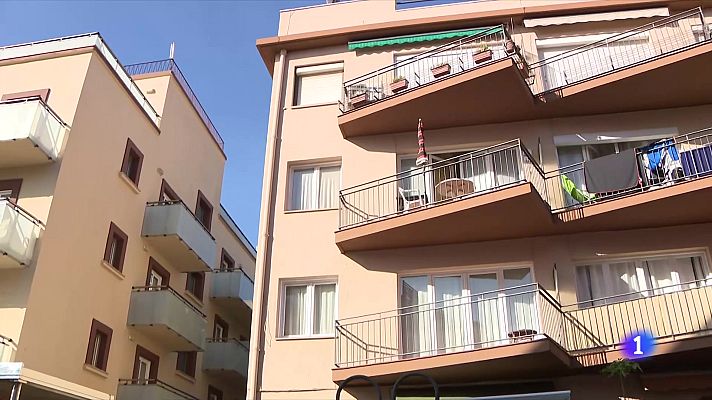 L'Informatiu - 200 persones migrants arriben a Tossa de Mar