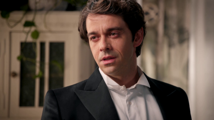 Salón de té La Moderna - Inés y Agustín comienzan a sentir algo especial entre ellos