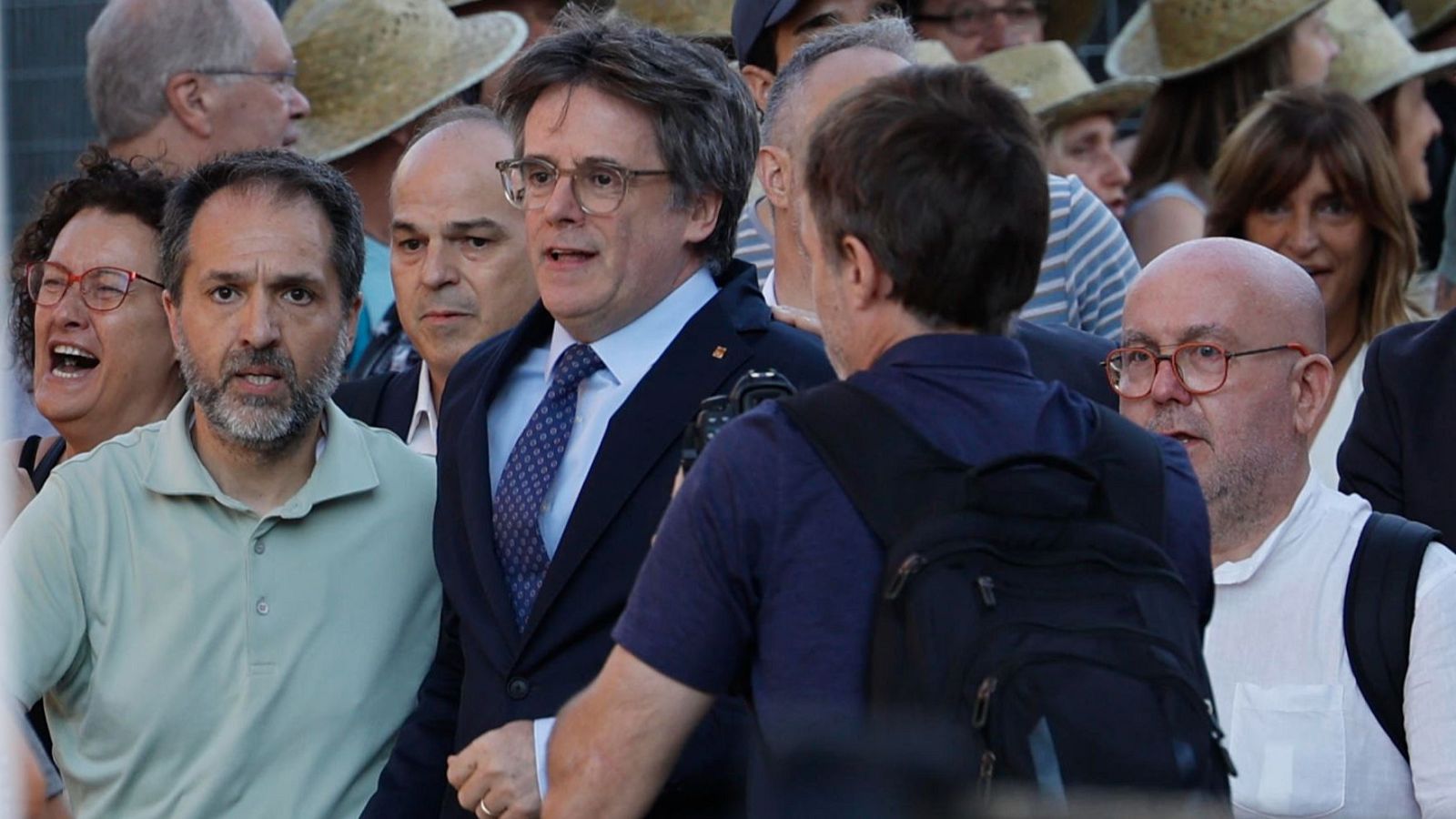 Turull, sobre Puigdemont: "Estuvimos en Barcelona hasta las 20:00" - Telediario 1 | Ver