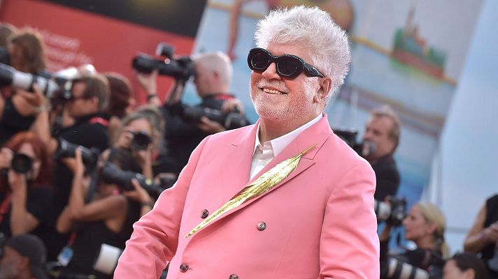 Telediario 2 - Almodóvar, protagonista en Venecia al presentar 'La habitación de al lado'