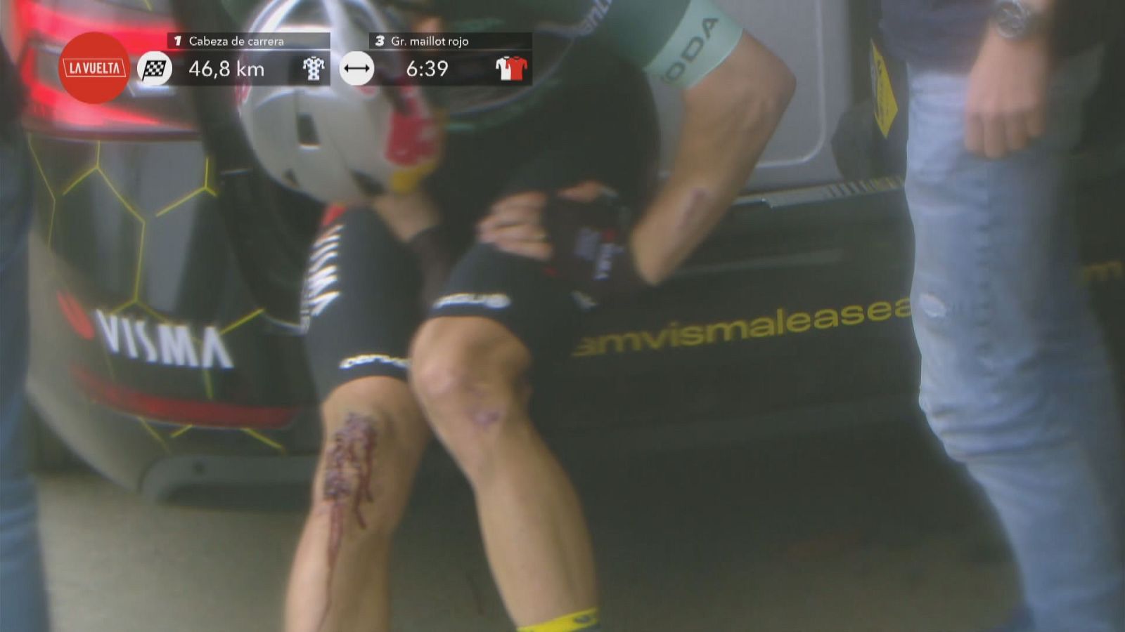 Van Aert sufre una dura caída en un descenso y abandona la Vuelta - Vuelta ciclista a España | Ver