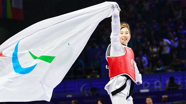 Telediario 2 - Deportistas afganas aprovechan su visibilidad para recordar la situación que sufren las mujeres en su país