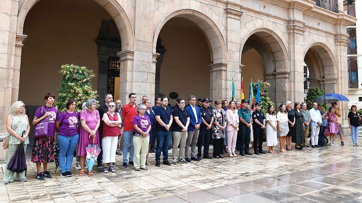 Violencia de género: minuto de silencio por Lorena en Castellón | Ver