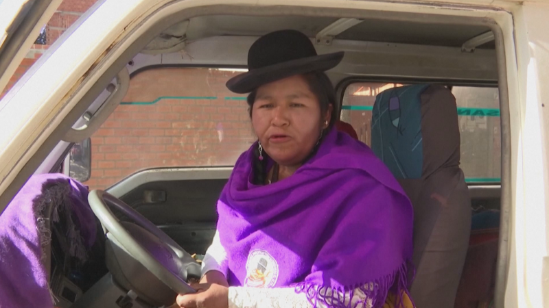 Línea Lila de Bolivia: mujeres víctimas de violencia de género conducen taxis | Ver