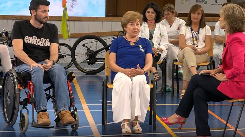 David y Carmen, paciente y médica del Hospital de Parapléjicos | Ver