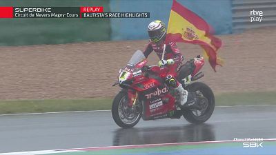 Bautista firma una gran remontada pasando del 17 al 2 en la primera carrera en Magny Cours