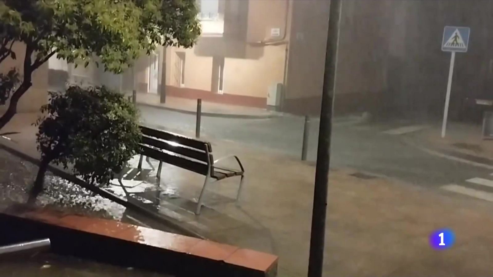 Les fortes pluges deixen una víctima mortal i molts incidents - L'Informatiu | Veure