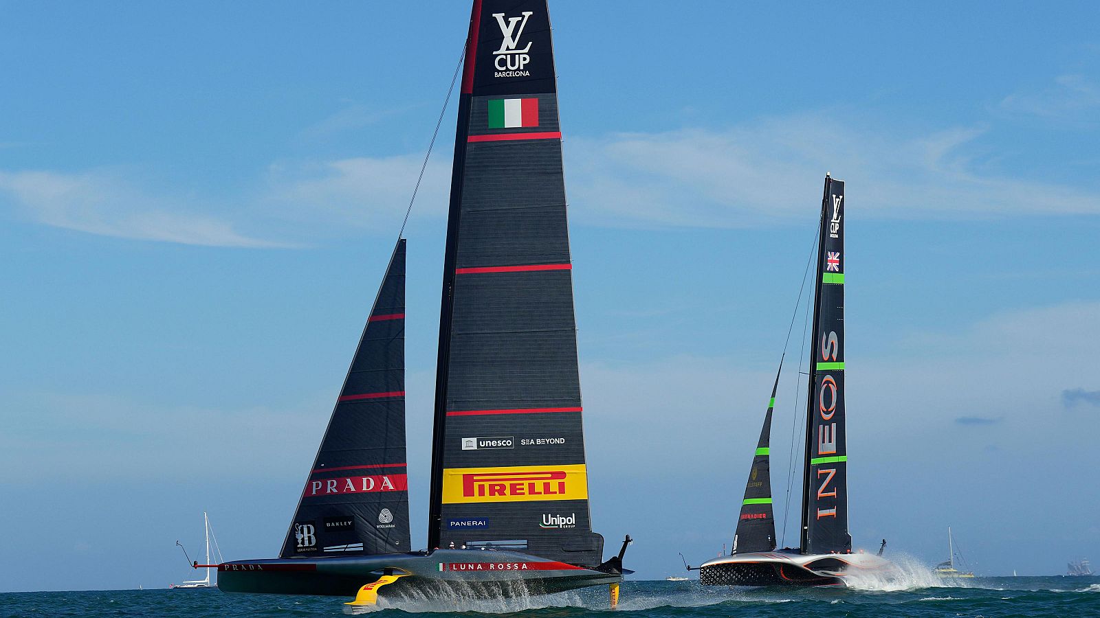 INEOS Britannia asesta la primera derrota a Luna Rossa | Ver