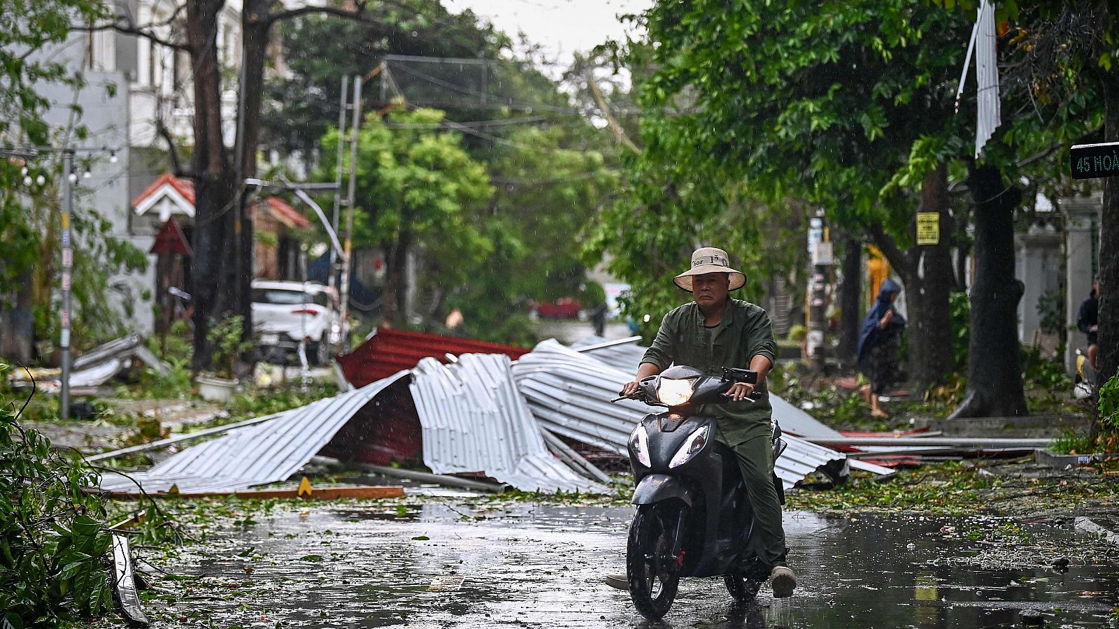 El tifón Yagi golpea Vietnam con fuertes lluvias y vientos de hasta 203 km/h | Ver
