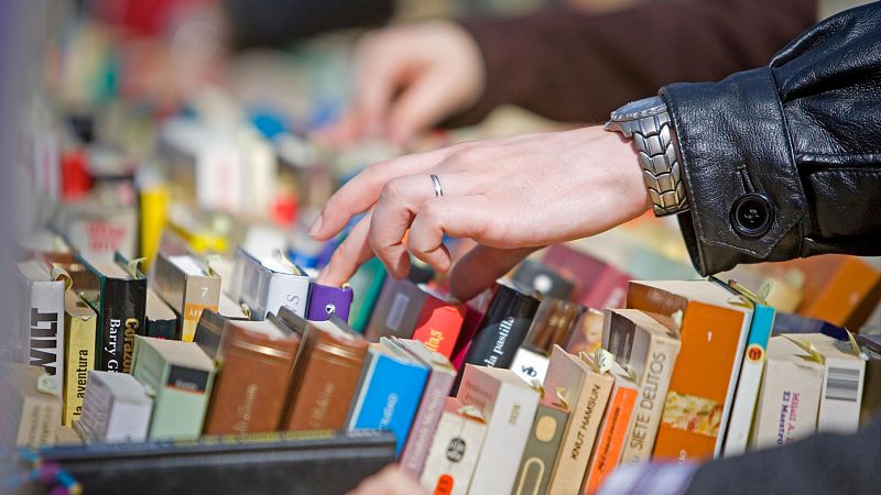 Martínez de Pisón y Tallón, entre las novedades literarios de septiembre - Telediario 2 | Ver