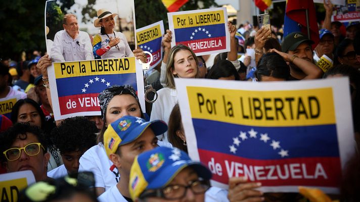 Telediario 2 - "La lucha continuará": Edmundo González hace llegar un mensaje a los venezolanos concentrados frente al Congreso