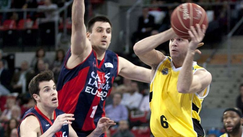 El conjunto baskonista prosigue su racha triunfal en este final de año, con su sexto triunfo consecutivo en Liga Endesa (noveno global), derrotando con autoridad al CB Canarias