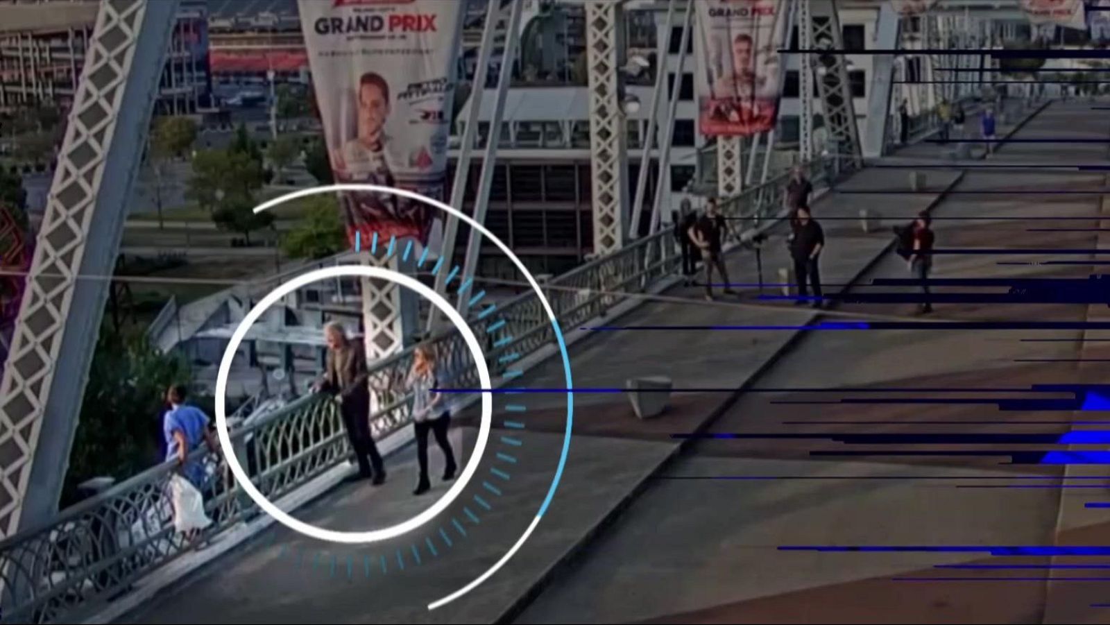 Bon Jovi salva a una mujer que iba a saltar desde un puente en EE.UU. - Telediario 1 | Ver