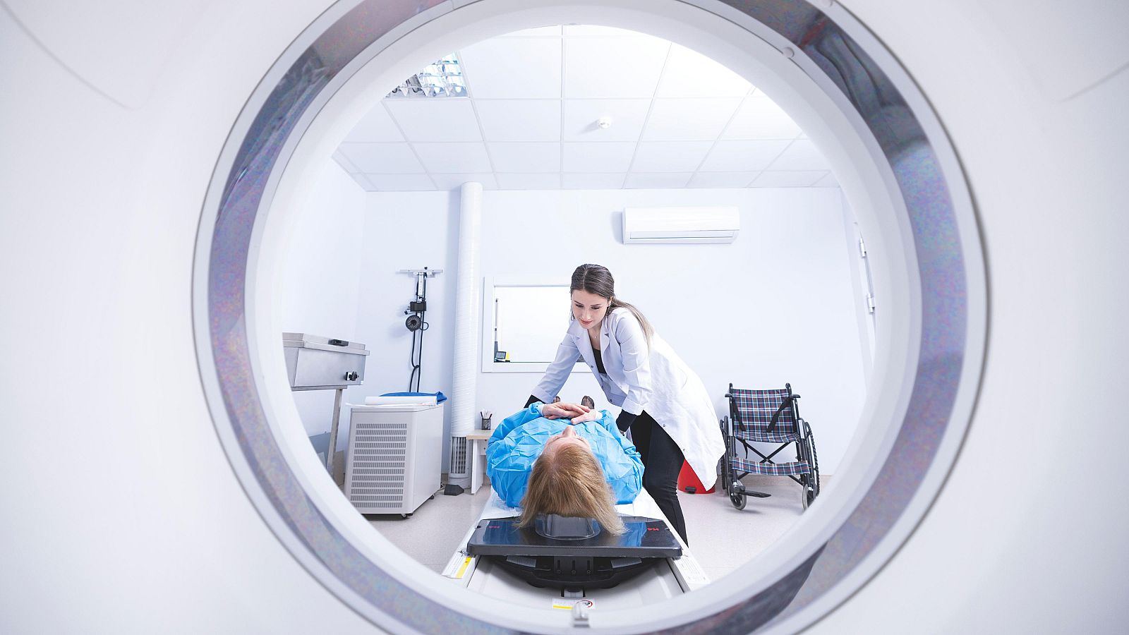 Pacientes reclaman en el Senado más terapias personalizadas contra el cáncer | Ver