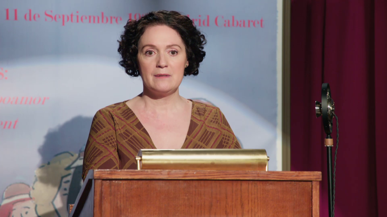 Clara Campoamor da un discurso en el Madrid Cabaret - Salón de té La Moderna | Ver