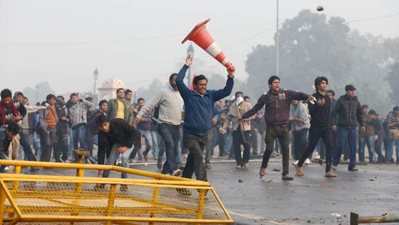 Continúan las manifestaciones en la India contra las violaciones