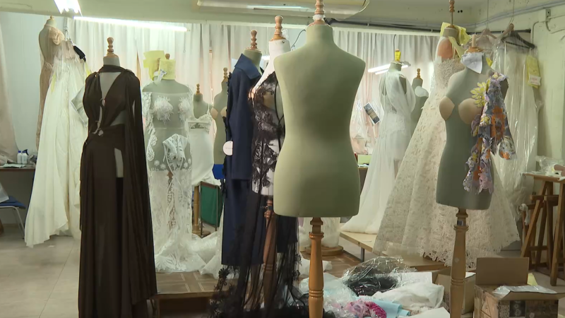 Tres debutantes se incorporan a la pasarela de la moda de Madrid | Ver