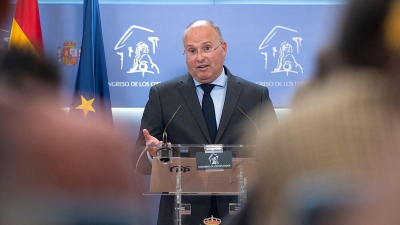 La oposición recrimina al Gobierno la aprobación del plan de medios | Ver