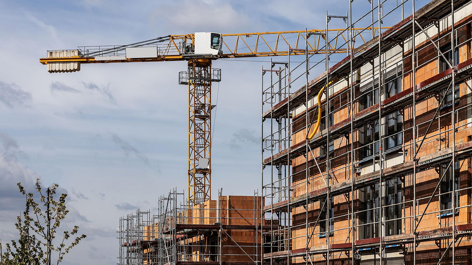 Los precios de la vivienda, a niveles de la burbuja ante la falta de oferta - Economía en 24 horas | Ver