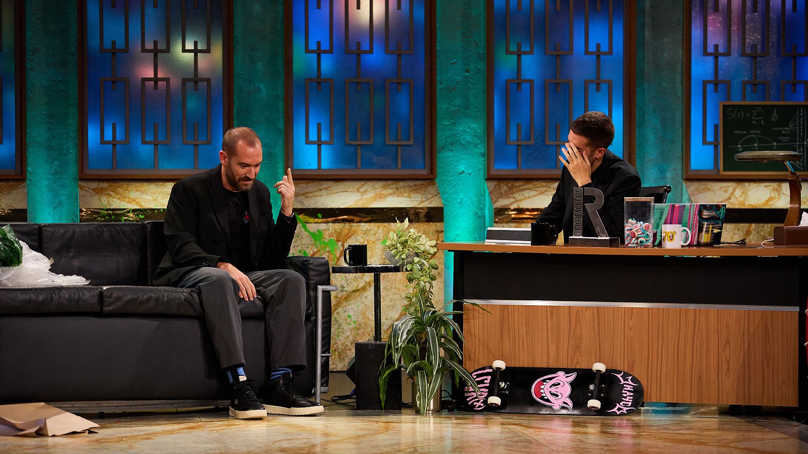 La Revuelta | ¿Qué hacer cuando no hay escobilla? 19/09/2024 - La Revuelta | Ver