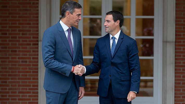 Telediario 2 - Rueda y Moreno piden a Sánchez que retire la "financiación singular" a Cataluña y Pradales le brinda apoyo a la legislatura