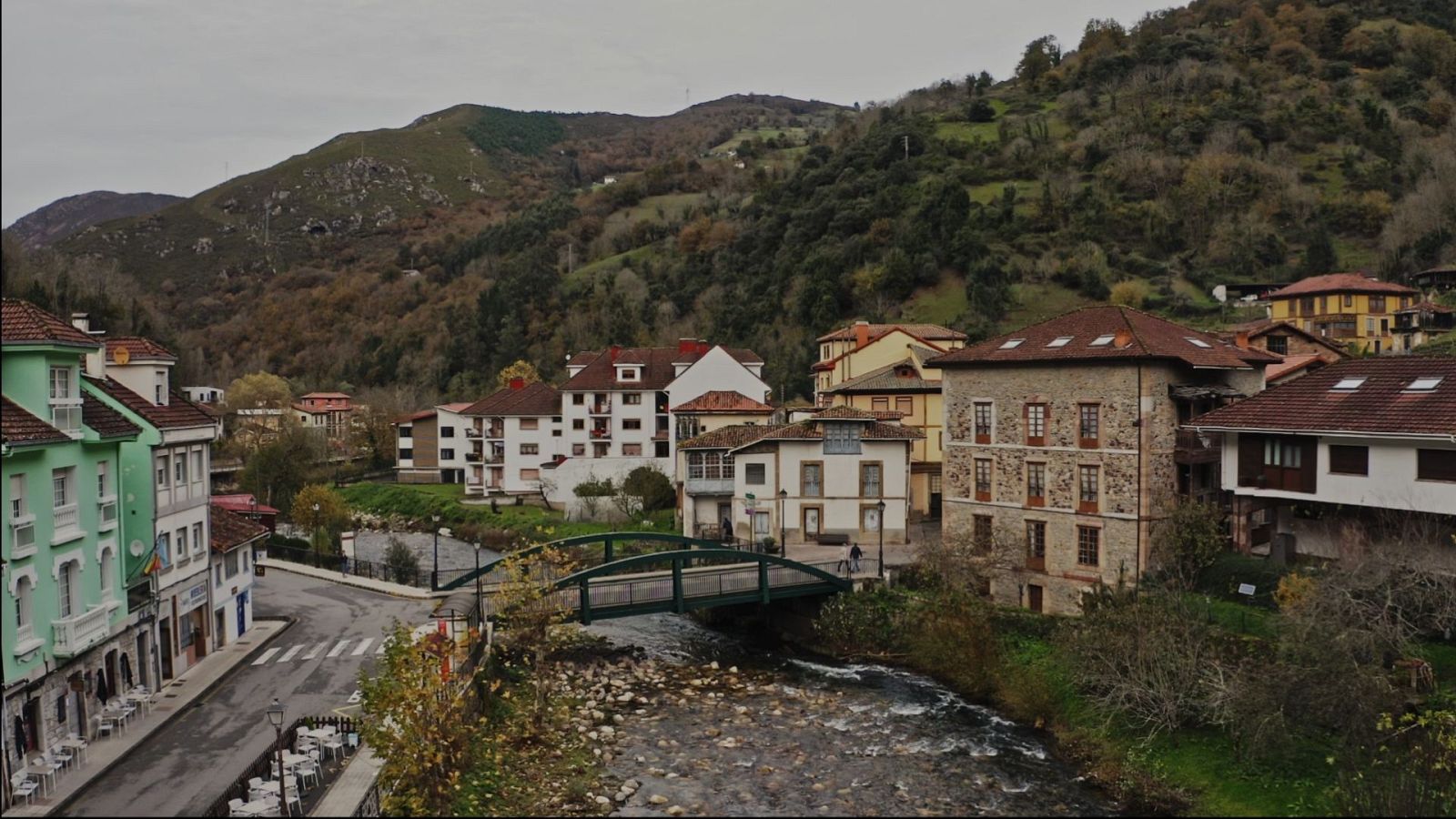 Vuelvo a empezar - Miranda (Asturias), Sant Miquel de Balansat (Ibiza) y Manuela en Montejaque (Málaga) - ver ahora