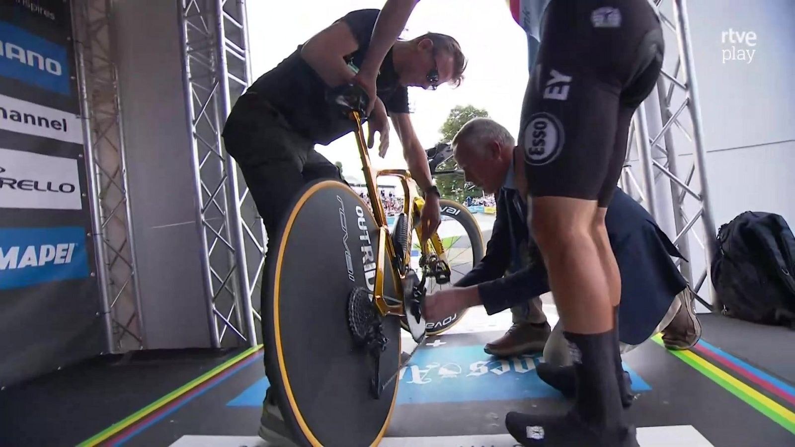 Contrarreloj del Mundial: avería de Remco Evenepoel en la salida - Ciclismo | Ver