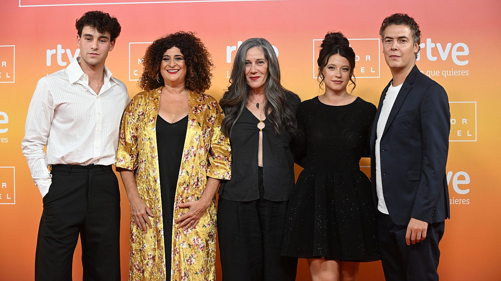 ¿Dónde reside el éxito de 'La Promesa'? Sus protagonistas responden - Otros programas | Ver