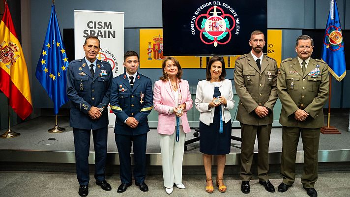 - Los medallistas Fran Garrigós y Carlos Arévalo, olímpicos y condecorados por Defensa como militares