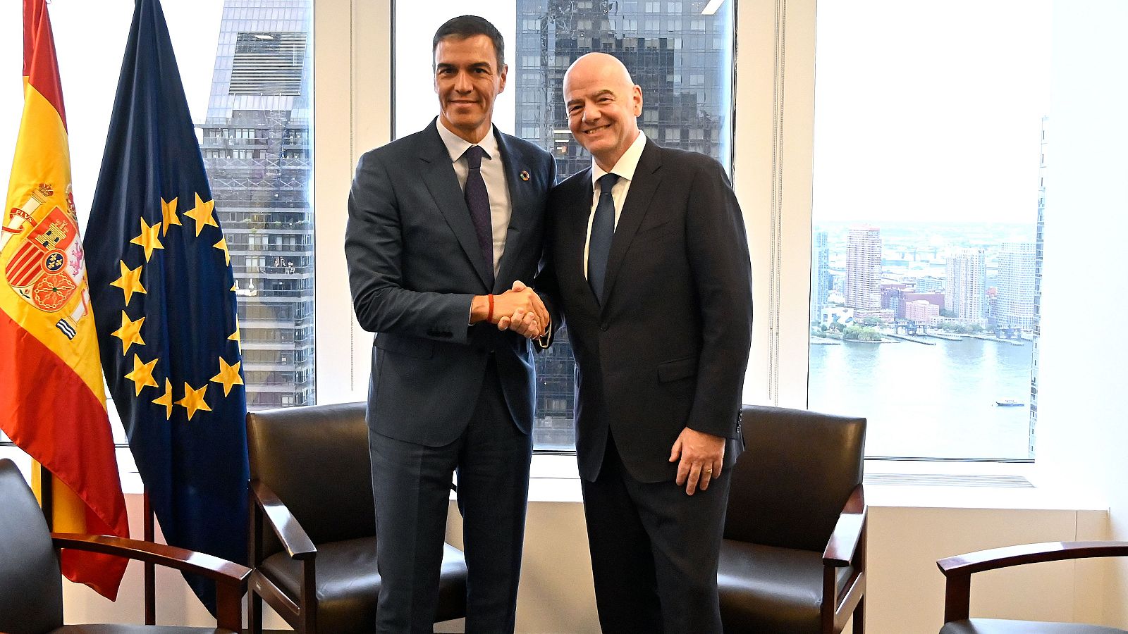 Sánchez e Infantino avanzan detalles del Mundial  2030 | Ver