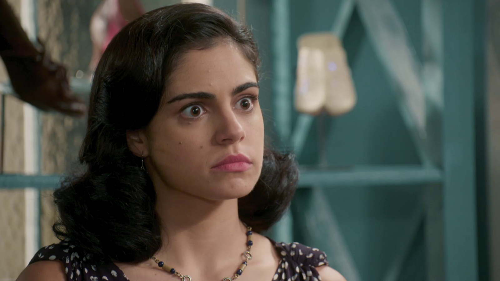 Rodrigo tiene dudas de su relación con Paula - Salón de té La Moderna | Ver