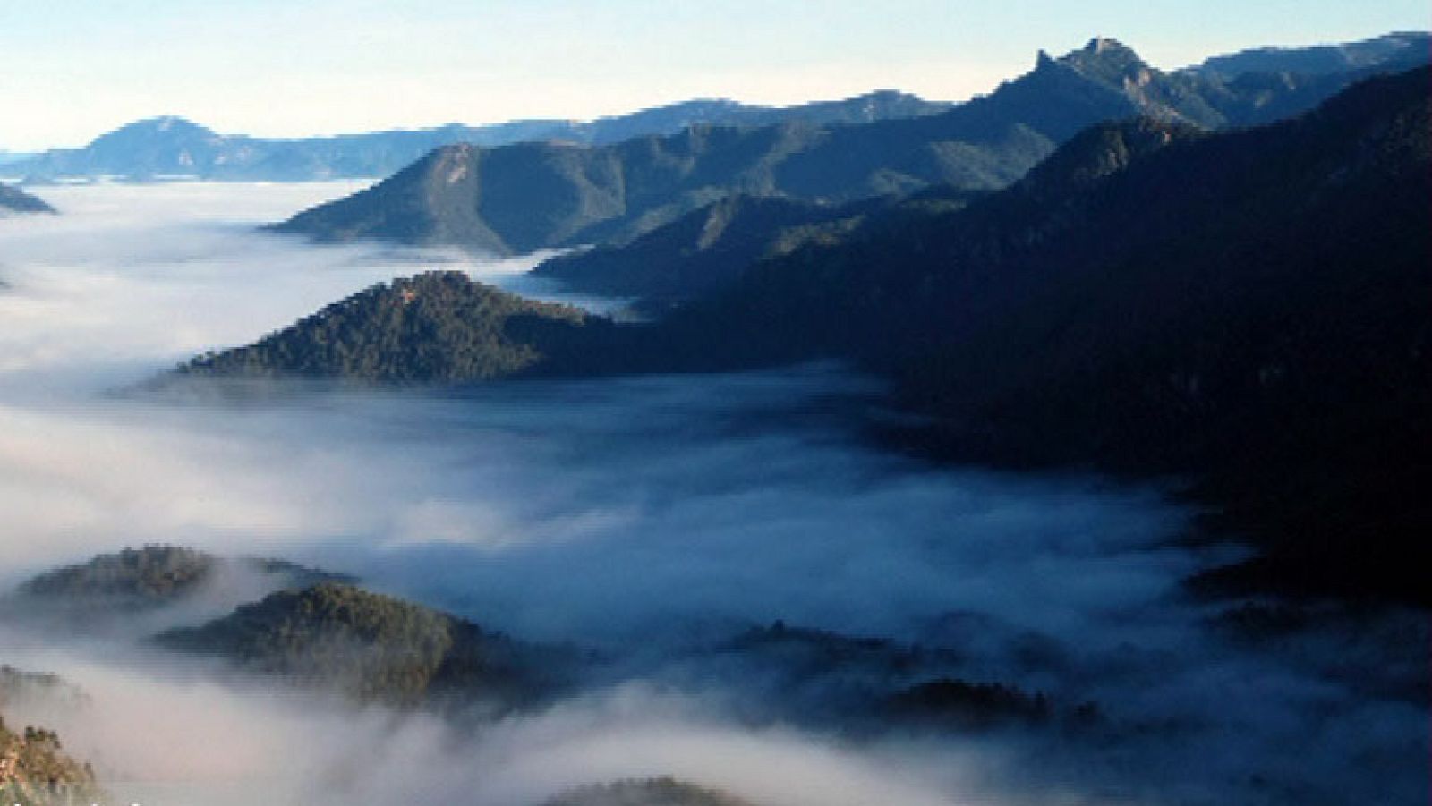 Nubes en el norte peninsular y viento fuerte en Galicia y Canarias - El tiempo | Ver