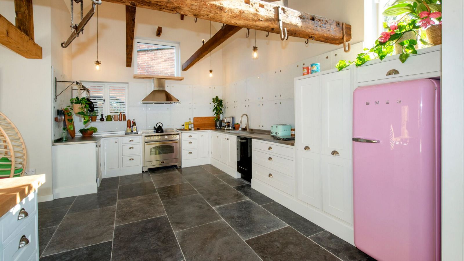 Reformas extraordinarias de George Clarke - T2 - Episodio 1: Pub y carnicería en Framlingham - ver ahora