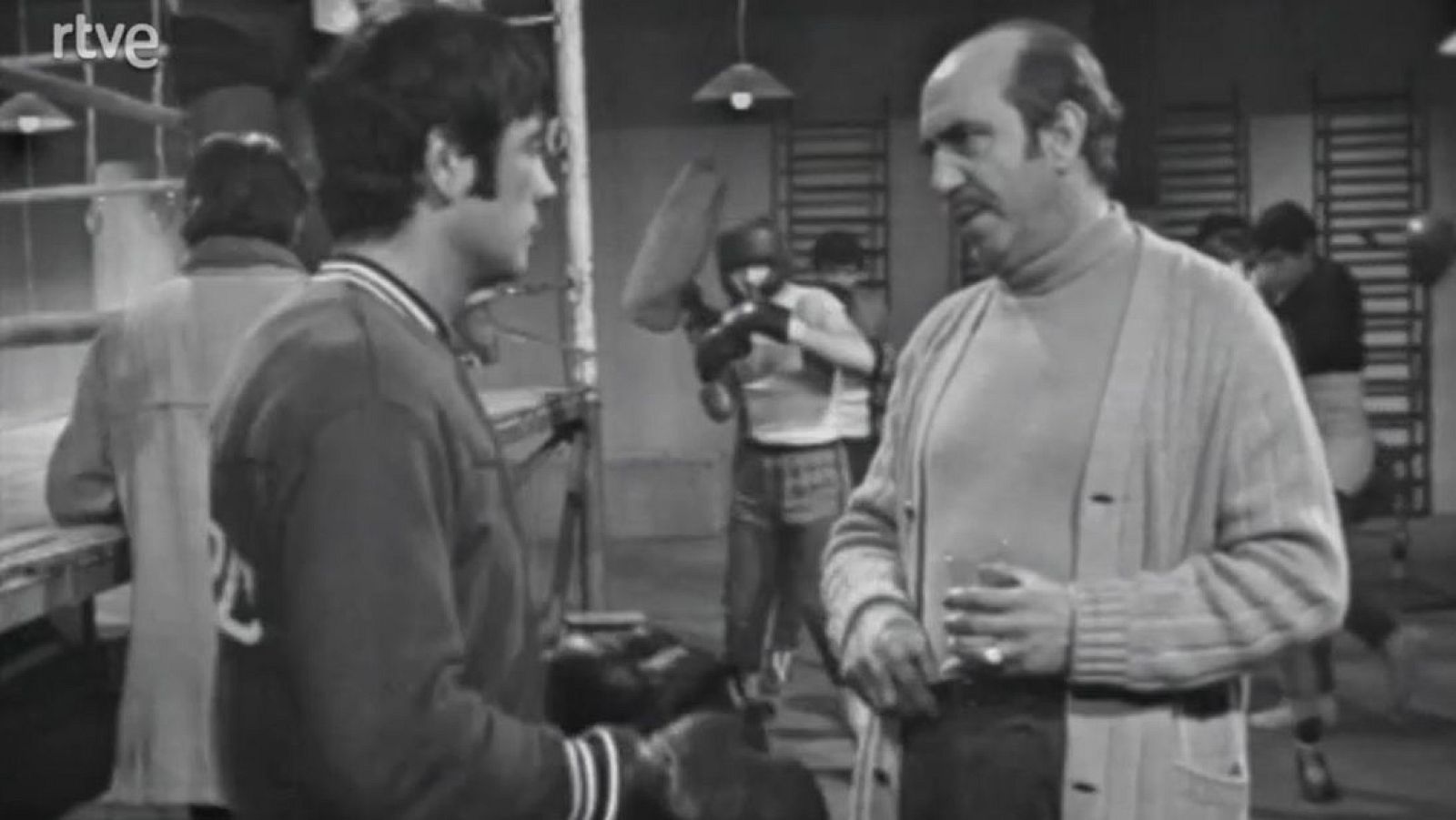 Fábulas - El oso y los grajos | Ver