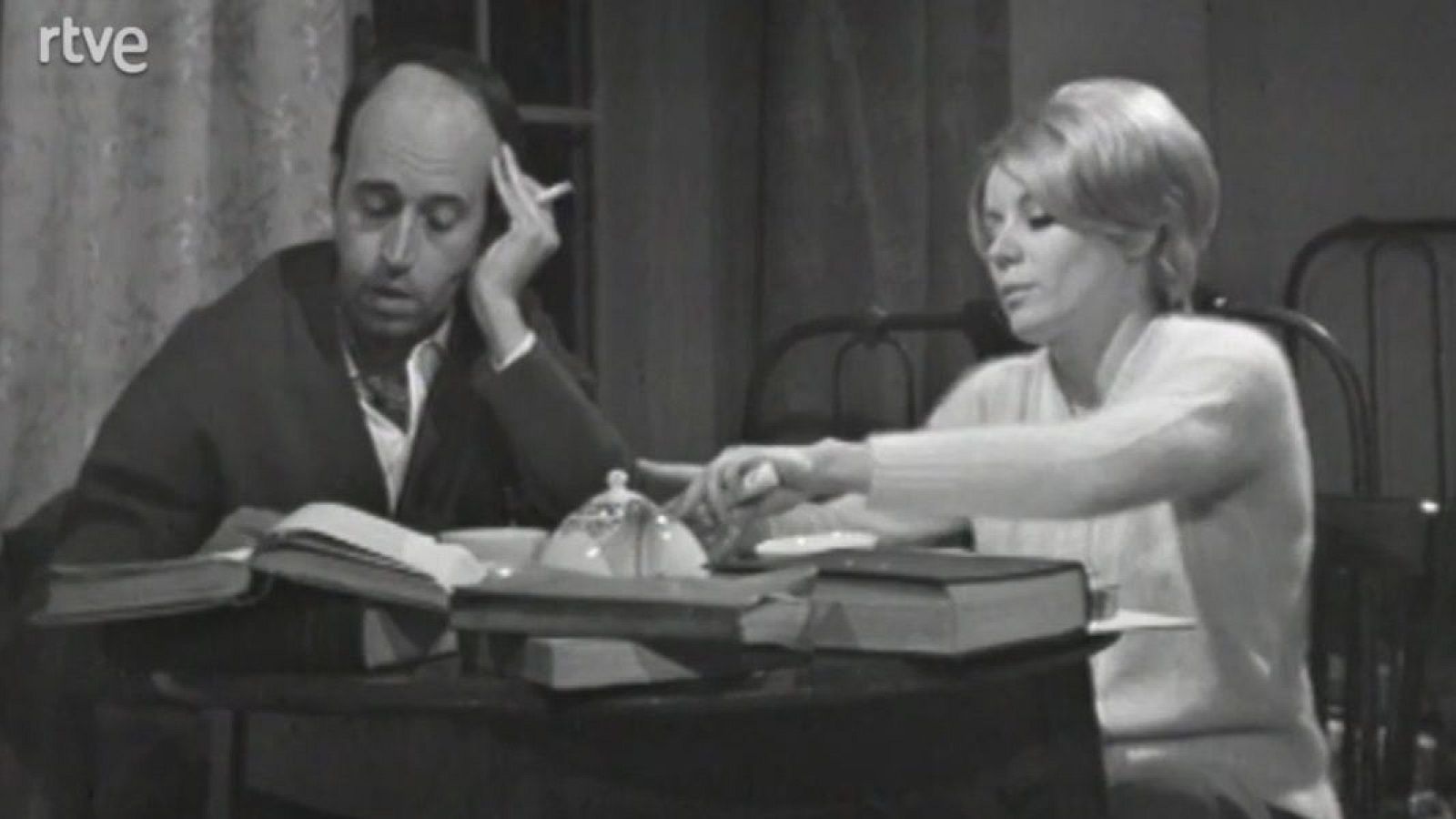 Fábulas - La gallina de los huevos de oro | Ver