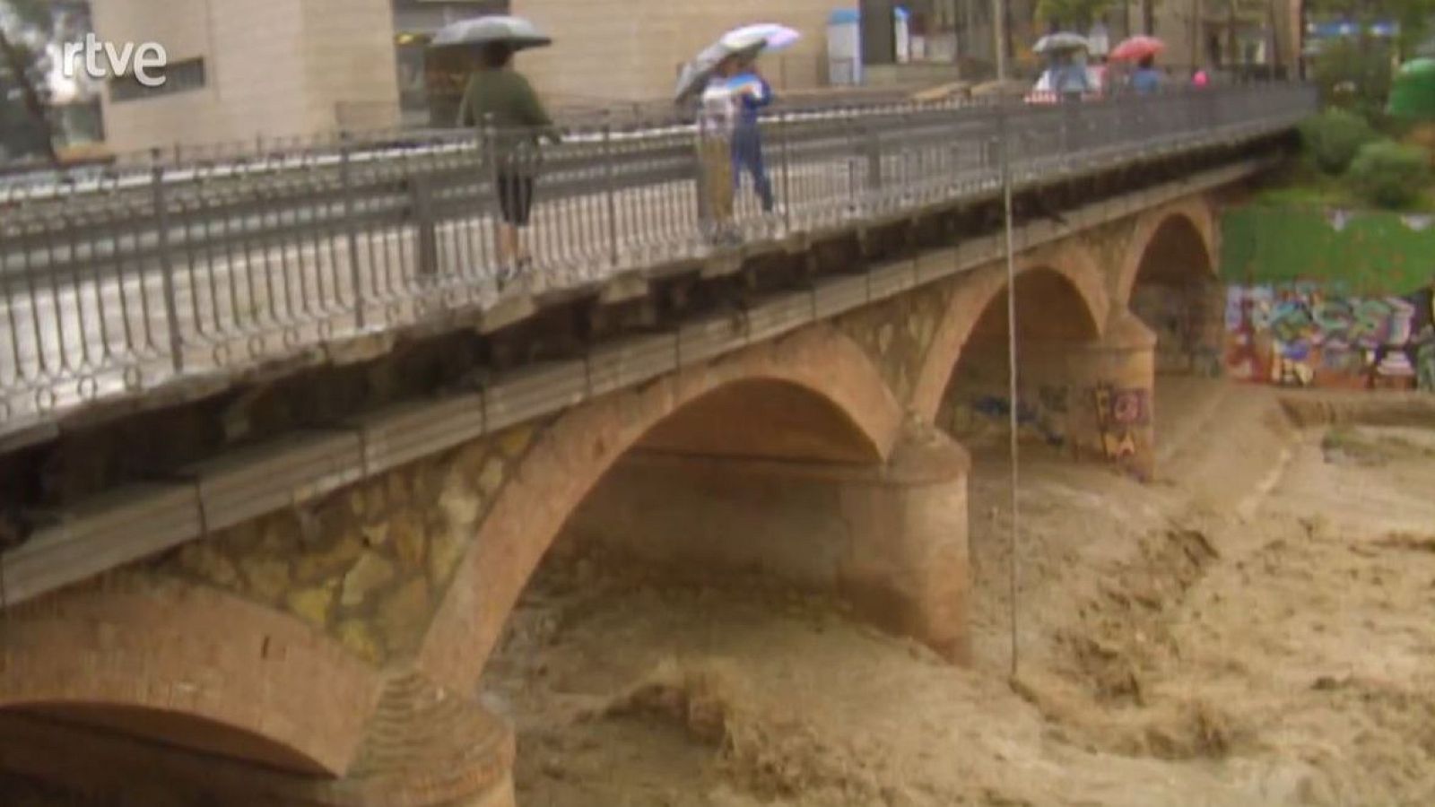 Inundacions a Tarragona i Barcelona - Informatius - Arxiu | Veure