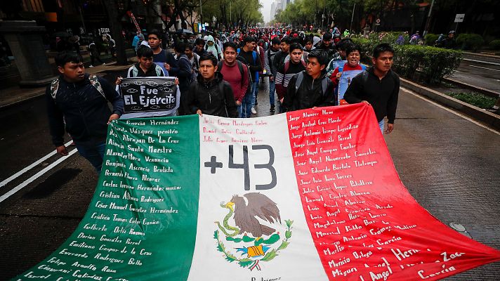 Telediario 1 - Diez años sin rastro de Los 43 de Ayotzinapa, los alumnos que desaparecieron en una escuela de México