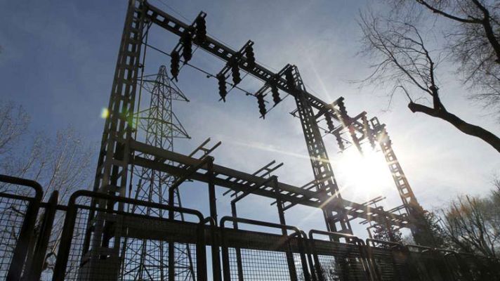 Telediario 1 - La luz sube un 3% en enero