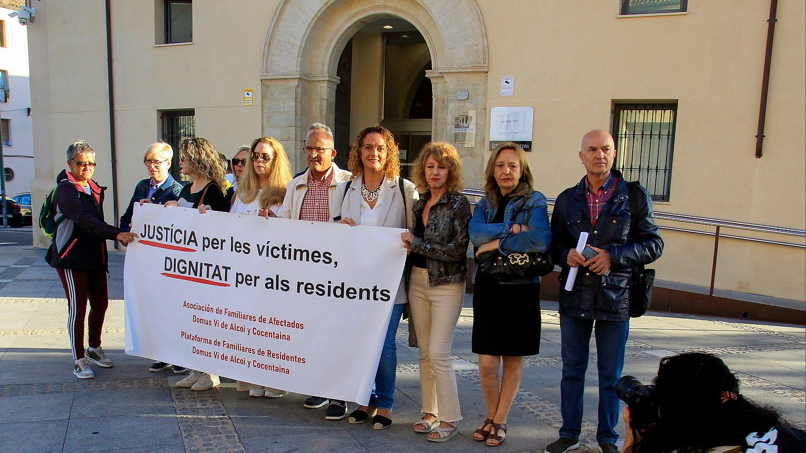Comienza el juicio a una residencia de Alcoy, en Alicante - Informativo 24h | Ver