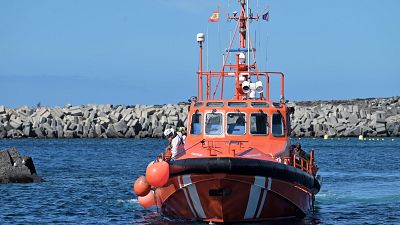 Contin�a la b�squeda de los desaparecidos en el naufragio de El Hierro | Ver