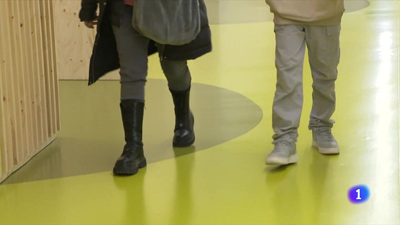 Salut comença a avisar les famílies per tornar a vacunar els infants contra la pòlio - L'Informatiu | Veure