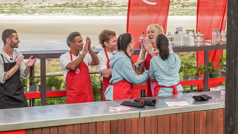 Topacio es la mejor y recibe este aplauso de sus compañeros - MasterChef | Ver