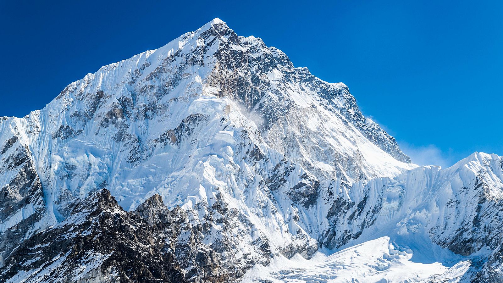 Un río está 'empujando' al Everest hacia arriba | Ver