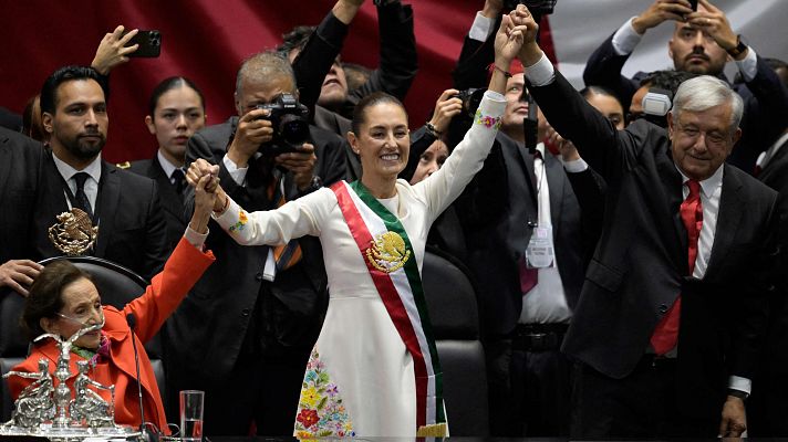Telediario 2 - Claudia Sheimbaum asume el cargo como la primera mujer presidenta de México