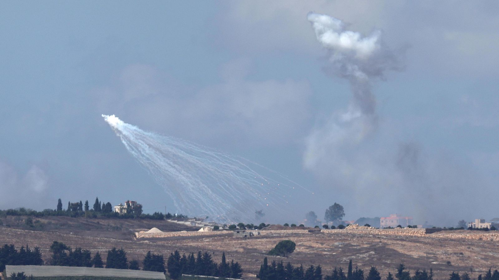 Defensa quiere evacuar en avión a unos 350 españoles del Líbano | Ver