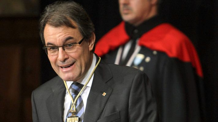 Informativo 24h - Los consejeros de Mas juran su cargo en el Palau de la Generalitat