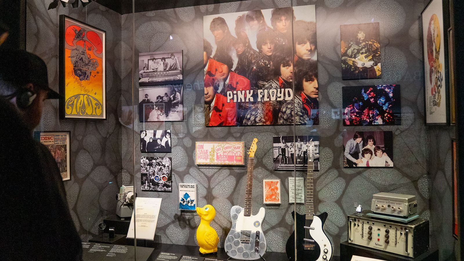 Pink Floyd vende sus derechos a Sony por 400 millones - Informativo 24h | Ver