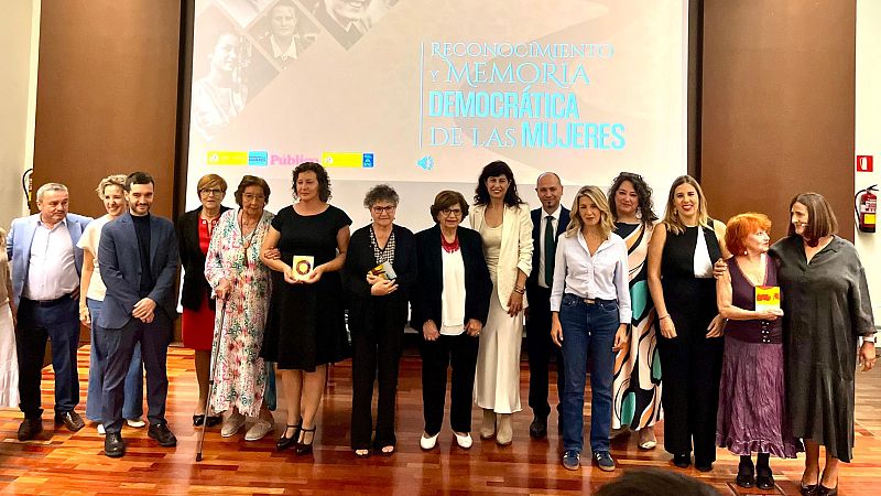 Homenaje a seis mujeres que cambiaron la historia española tras la Transición | Ver